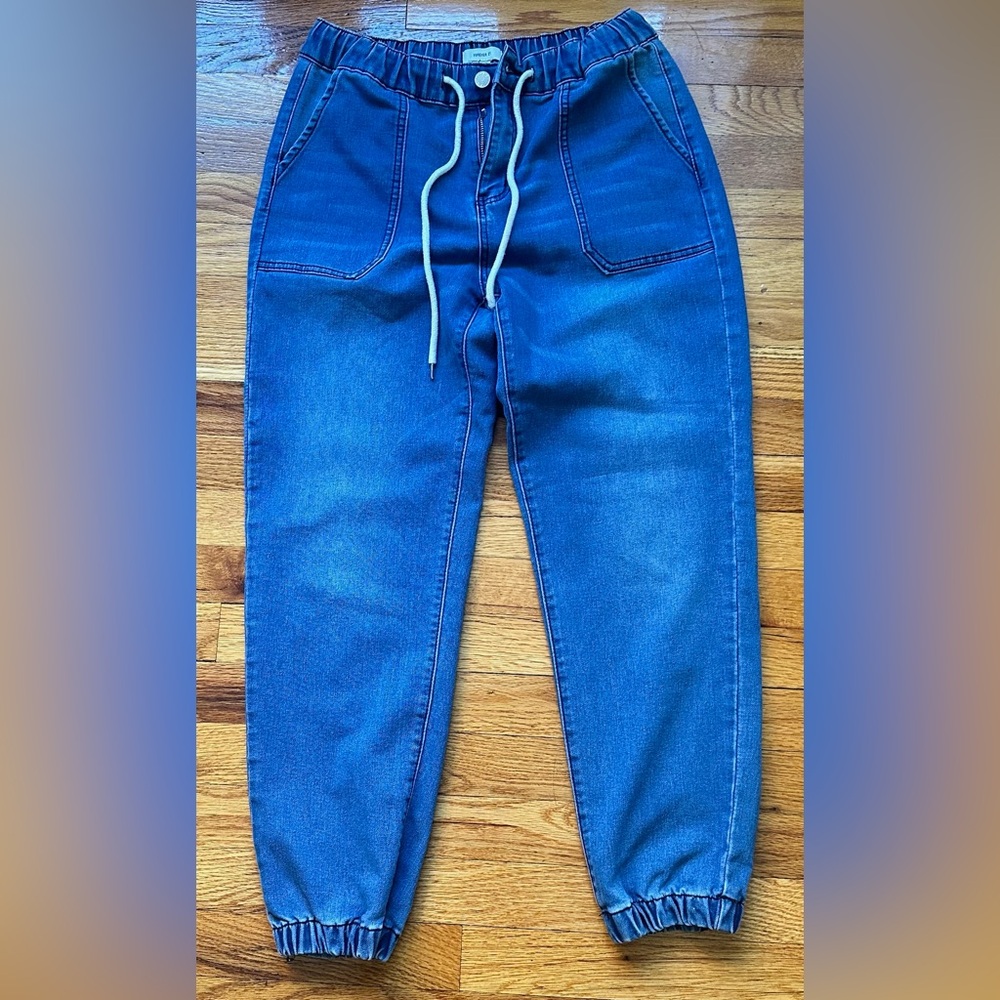 Forever 21 woman’s Relaxed Blue Jeans